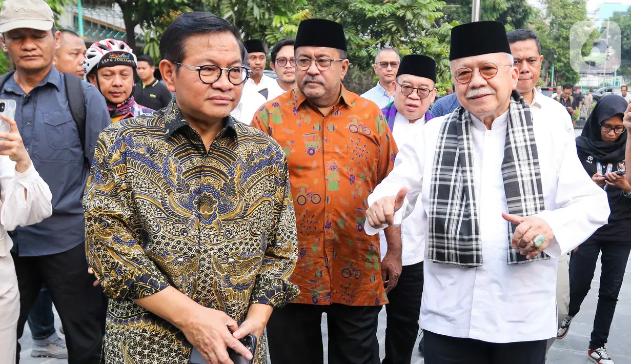 Di Museum MH Thamrin, Pramono Anung dan Rano Karno melakukan pertemuan dengan mantan Gubernur DKI Jakarta Fauzi Bowo. (Liputan6.com/Herman Zakharia)