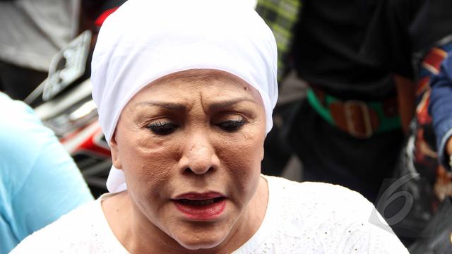 Para Artis Datangi Rumah Mpok Nori