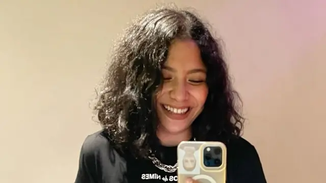 Gaya fashionable Nadine Emmanuella yang curi perhatian. (credit:instagram.com/nadinemmanuella)