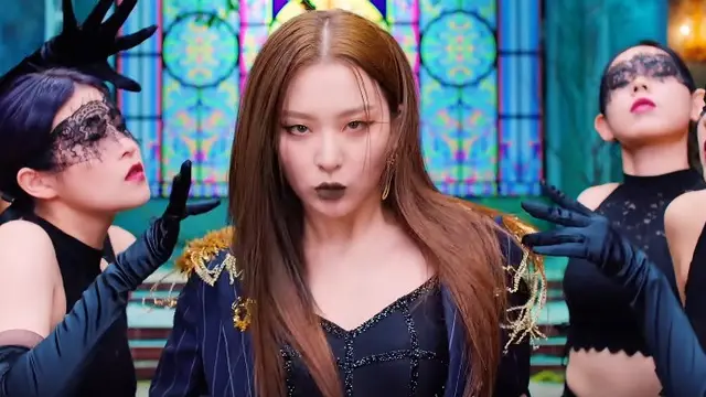 Inspirasi Makeup Look ala Irene & Seulgi di MV Monster, Saatnya Jadi Fearless Lady!