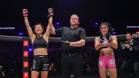 Angela Lee Pertahankan Gelar Juara Dunia Wanita ONE Championship