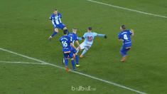 Deportivo Alaves mulai menjauh dari zona degradasi usai meraih kemenangan tipis 2-1 atas Celta Vigo dalam lanjutan La Liga, Sabtu ...