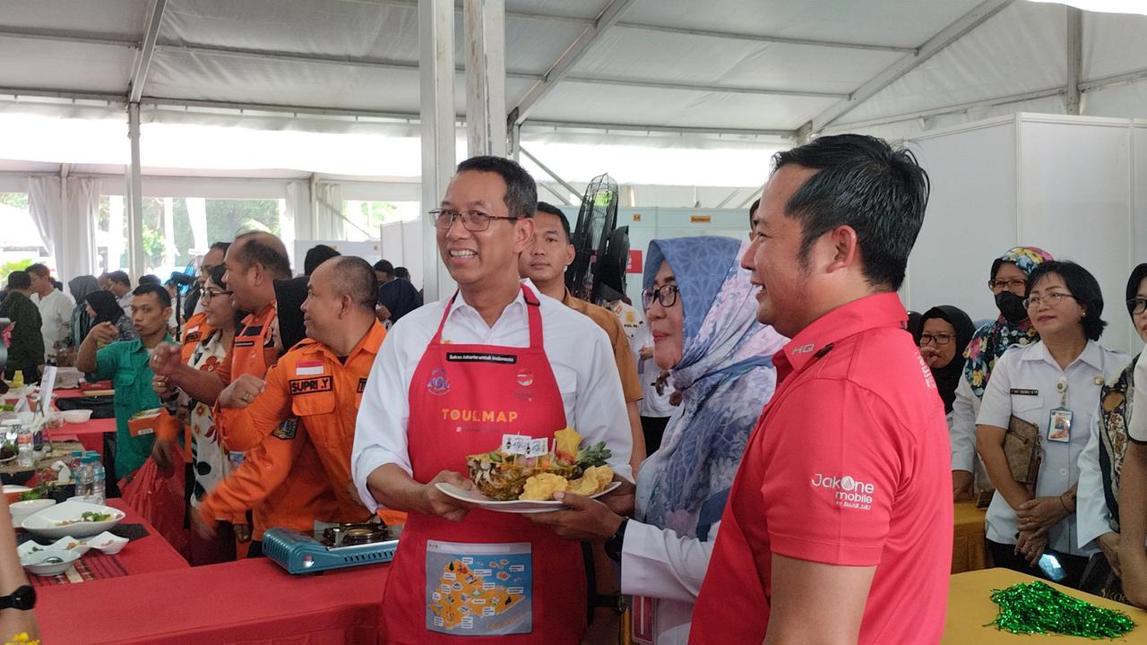 Heru Budi Masak Nasi Goreng Jomblo di Balai Kota