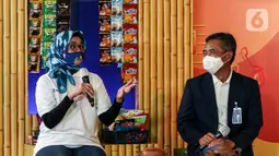 Direktur Bisnis Mikro BRI, Supari bersama Vice President Micro Business Policy Division BRI, Fita Arisanti saat konferensi pers secara virtual dikantor BRI, Jakarta, Jumat (11/9/2020). Konferensi pers tersebut mengagendakan Rangkaian acara Pesta Rakyat Simpedes BRI 2020. (Liputan6.com/Johan Tallo)
