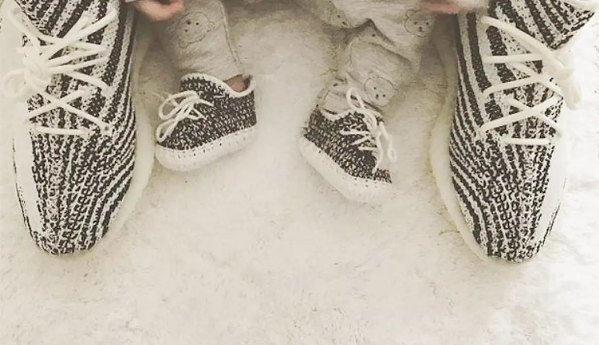 Liam dan Cheryl sendiri mulai menjalin cinta pada tahun 2015 lalu. Sementara anak mereka, Bear lahir tahun lalu pada 22 Maret. (instagram/liampayne)