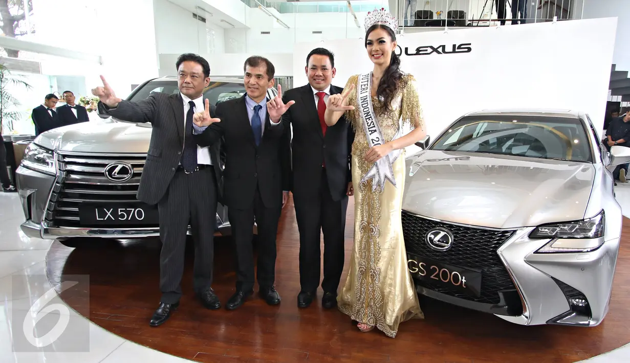 Lexus Indonesia meluncurkan dua model terbaru, LX 570 dan GS 200t, Jakarta, Selasa (1/3/2016). Lexus LX 570 dijual Rp 3,015 miliar. Sedangkan GS 200t Luxury dilego Rp 1,185 miliar dan GS 200t F Sport Rp 1,245 miliar. (Liputan6.com/Immanuel Antonius)
