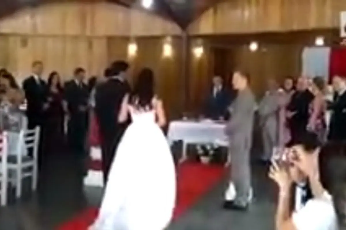 Musik pengiring pengantin berubah jadi desahan wanita (capture Vidio.com)