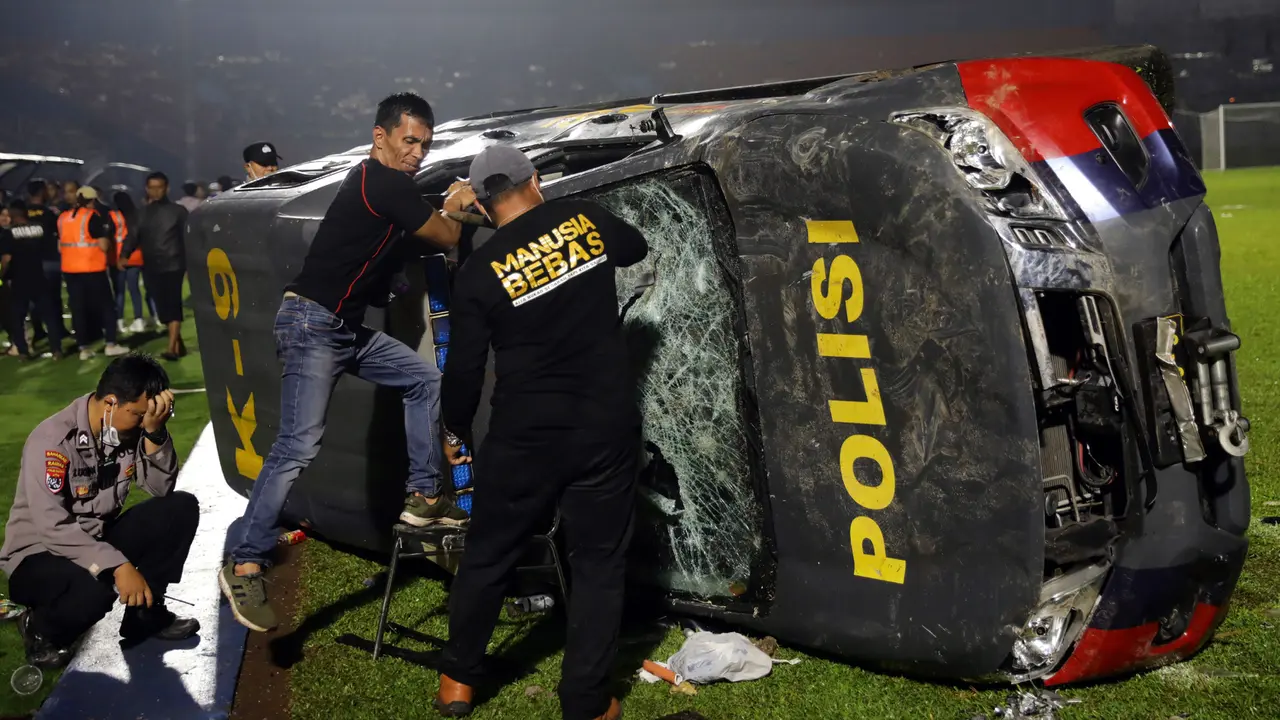 Potret Tragedi Kerusuhan Stadion Kanjuruhan Malang yang Tewaskan 127 Orang