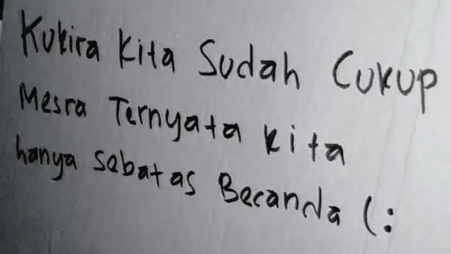 7 Coretan Curhat Galau di Tembok Ini Bikin Terharu