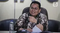 Ketua Bawaslu Rahmat Bagja memberikan keterangan terkait isu aktual pada tahapan kampanye di Kantor Bawaslu, Jakarta, Selasa (19/12/2023). (Liputan6.com/Faizal Fnaani)