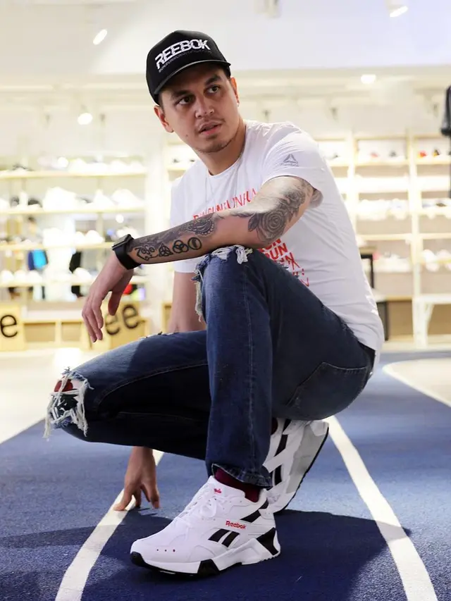 Punya Tato Besar di Lengan, Ini 6 Potret Kevin Julio yang Makin Macho