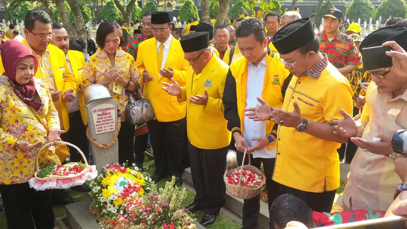 20151020-hut golkar-jakarta-ziarah