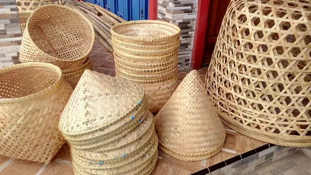 Beberapa hasil kerajinan anyaman bambu dari masyarakat Selaawi, tetap menjadi pilihan warga di tengah ancaman produk berbahan plastik dari Cina