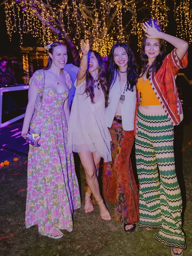 Luna Maya Bergaya Hippie Girl di Ulang Tahun Raline Shah ke-40. [@lunamaya]