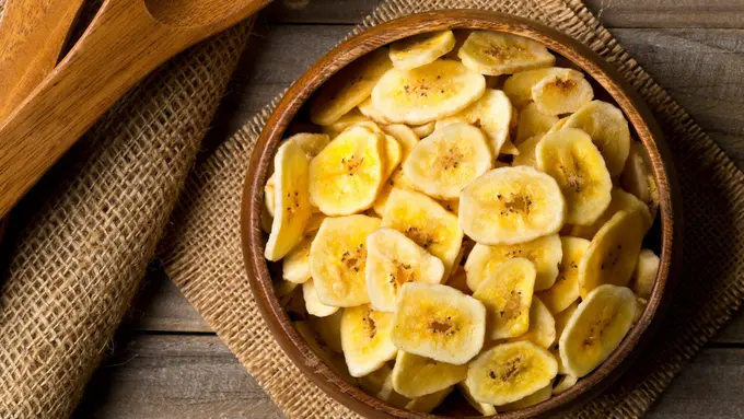 ilustrasi kripik pisang/Shawn Hempel/shutterstock