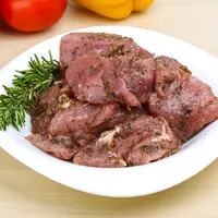 Tips agar daging sapi empuk./Copyright shutterstock.com/g/andreystar