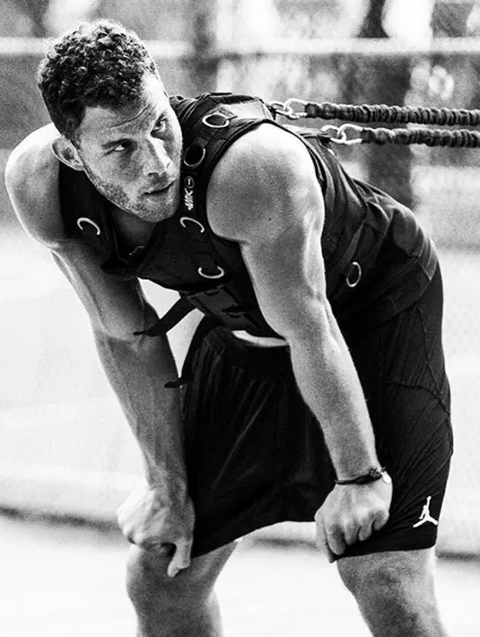 “Sekarang ini mereka (Kendall dan Blake) selalu menghabiskan waktu bersama dan melihat segalanya, namun Kendall sangat mengaggumi Blake, lebih dari yang aku tahu. Keseriusan mereka terjadi begitu cepat,” tambahnya. (Instagram/Blakegriffin)