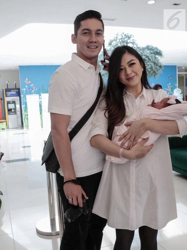 Tangis Samuel Zylgwyn Lihat Perjuangan Franda Melahirkan Normal