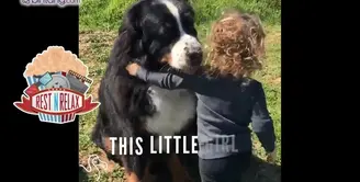 Anjing dan Anak Ini Tumbuh Besar Bersama