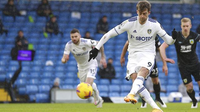 Foto Liga Inggris: Patrick Bamford Bawa Leeds United Menang Tipis Atas Burnley