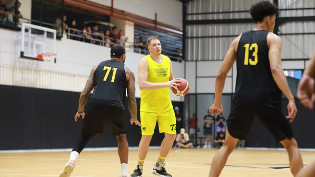 Pemain Prawira Harum Bandung, Julius Jucikas