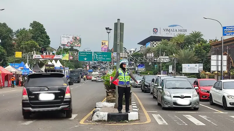 Jalur Puncak Kabupaten Bogor, diberlakukan normal dua arah, Selasa (25/4/2023) pukul 14.30 WIB.