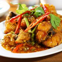 ilustrasi Ayam Goreng Sambal Mercon/ copyright by finchfocus (Shutterstock)