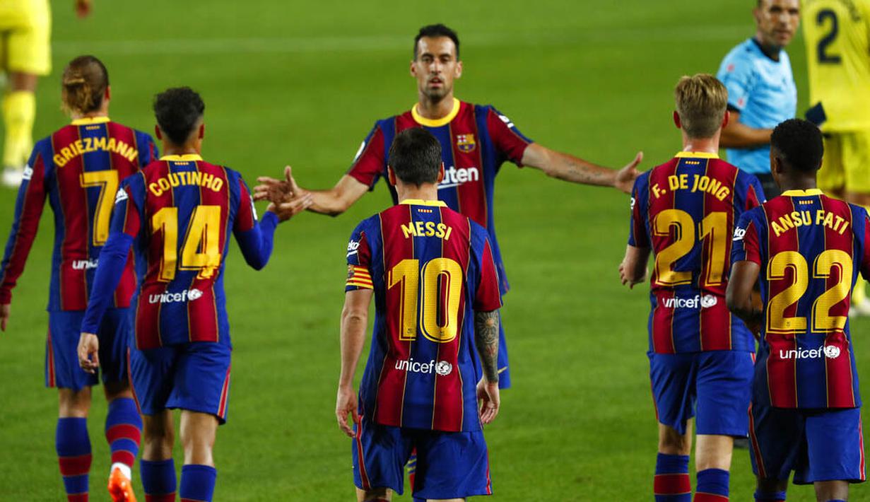 Pemain Barcelona saat melawan Villareal pada laga Liga Spanyol di Stadion Camp Nou, Senin (28/9/2020). Barcelona menang dengan skor 4-0. (AP Photo/Joan Monfort)