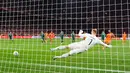 Bertanding di depan pendukung sendiri, Tijjani Reijnders membuka keran gol di menit ke-16. Kemudian, Cody Gakpo, Xavi Simons, dan Donyell Malen masing-masing menambah gol pada paro kedua. (AP Photo/Peter Dejong)