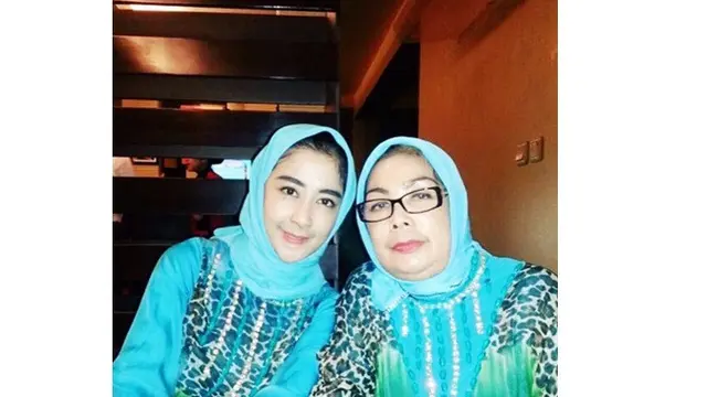 7 Gaya Uut Permatasari Saat Pakai Hijab, Memesona