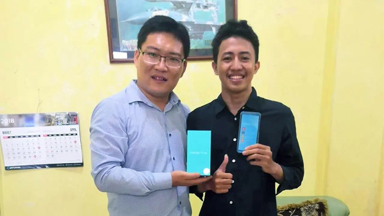 James Yang dan Dika