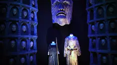 Kostum-kostum pemain serial Game of Thrones dipamerkan selama "The Game of Thrones Touring Exhibition" di Belfast's Titanic Exhibition Centre, Irlandia utara pada 10 April 2019. Pameran ini terdiri dari kostum, alat peraga dan kostum otentik dari tujuh musim. (AP Photo)