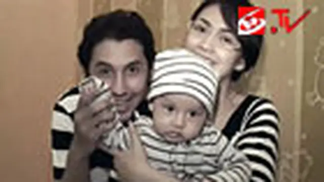 Corry dan Umar Manjakan Anak dengan Perawatan Baby