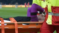 Kiper tim nasional Inggris, Jack Butland, mengalami cedera saat melawan Jerman di Olympiastadion, Berlin, Sabtu (26/3/2016). (AFP/Tobias Schwarz)