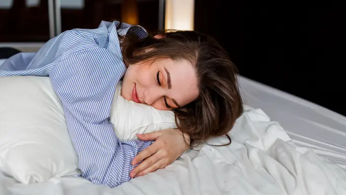 Tips Meningkatkan Kualitas Tidur di Tengah Jadwal yang Padat - Cover