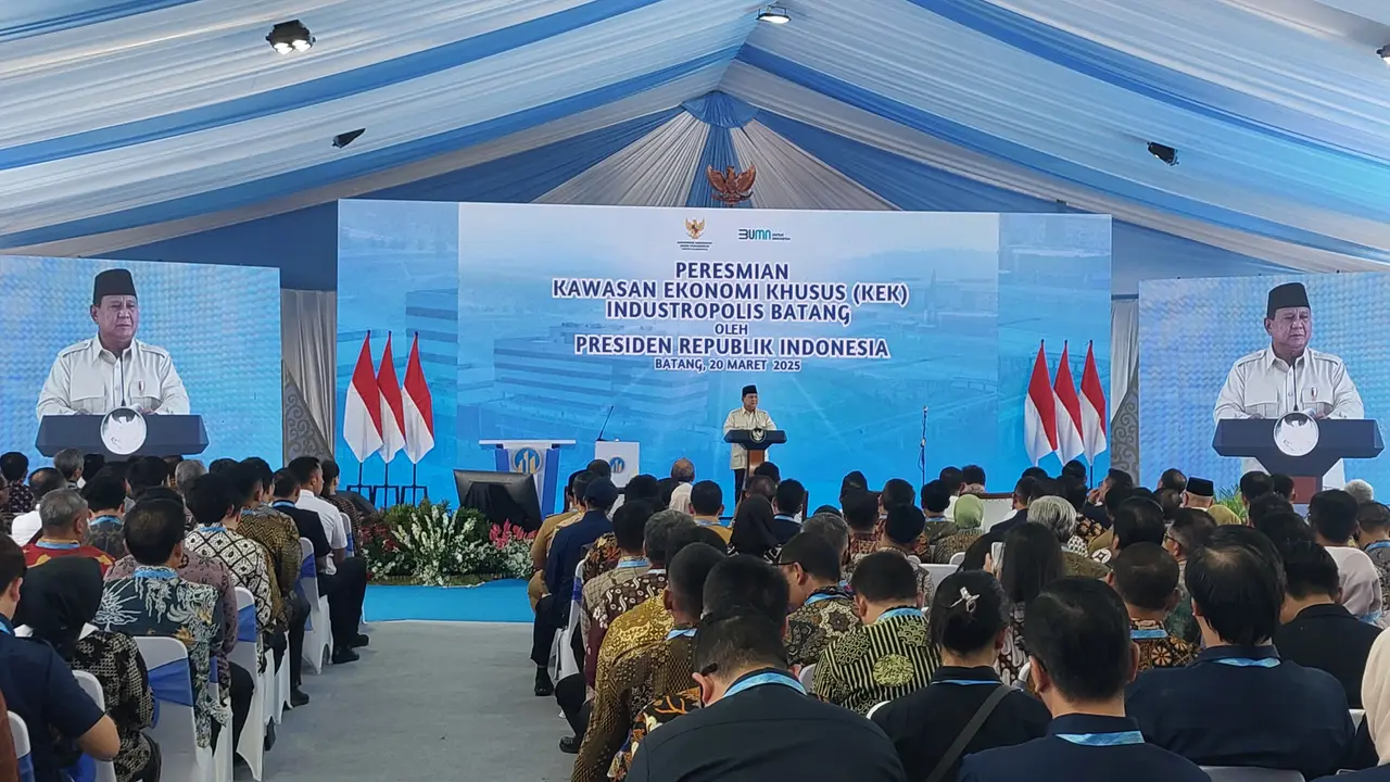 Presiden Prabowo Subianto telah resmi mengubah status Kawasan Industri Terpadu Batang menjadi Kawasan Ekonomi Khusus (KEK) Industropolis Batang, di Jawa Tengah