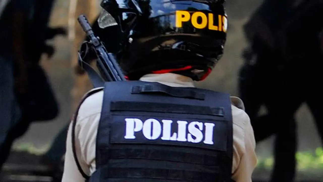 polisi-poso121020c.jpg