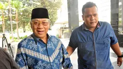 Mahyuddin diperiksa sebagai saksi untuk tersangka Ketua Komite Pembangunan Wisma Atlet di Hambalang, Rizal Abdullah, Jakarta, Rabu (5/11/2014). (Liputan6.com/Miftahul Hayat)