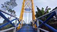 Jembatan Asa SCTV ke-29 terbentang dalam bentuk Jembatan Gantung, di Kecamatan Busang, Kabupaten Kutai Timur, Kalimantan Timur. (SCTV)