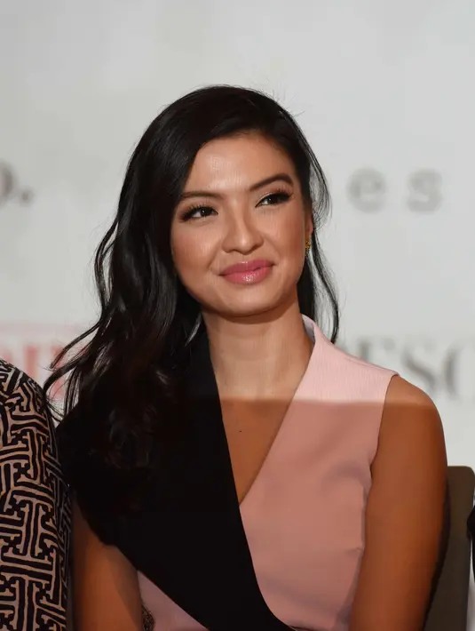 Aktris berusia 31 tahun itu ternyata punya siasat tersendiri untuk merawat kecantikannya. Tidak peduli dengan proses yang panjang, namun ia melakukan dengan cara-cara alami dan tidak banyak diet. (Nurwahyunan/Bintang.com)