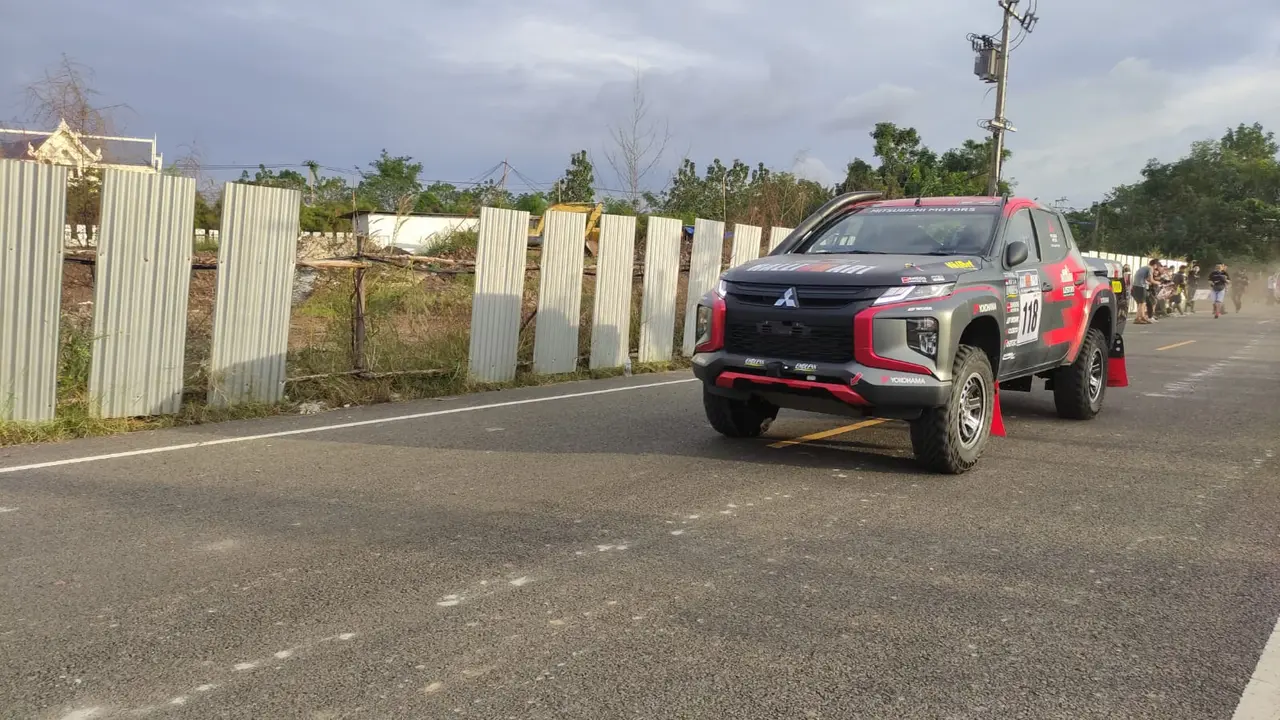 Mitsubishi Triton
