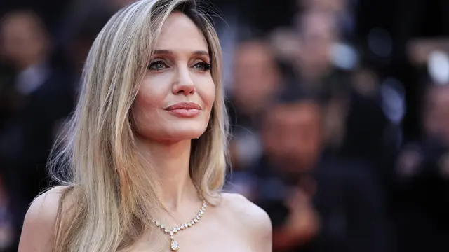 Angelina Jolie di Festival Film Cannes 2025. Valery (HACHE / AFP)