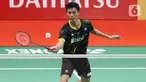 Pebulutangkis Indonesia, Shesar Hiren Rhustavito saat melawan Kidambi Srikanth (India) pada babak pertama tunggal putera Indonesia Masters 2020 di Istora GBK, Jakarta, Rabu (15/1/2020). Shesar Hiren Rhustavito unggul 18-21 21-12 21-14. (Liputan6.com/Helmi Fithriansyah)