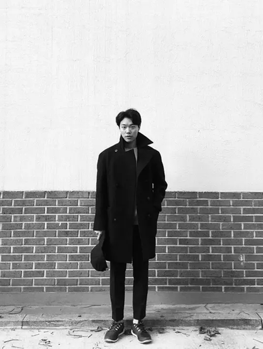 Sering dinilai memiliki paras yang jelek, Ryu Jun Yeol sudah menyiapkan jurus jitu untuk menjawabnya. Ia tidak akan ambil pusing dengan hal yang selalu dikatakan orang lain tentang dirinya. (Instagram/ryusdb)