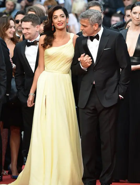 Mengutip Ace Showbiz, nama Alexander dan Ella merupakan nama yang sangat popular di kawasan Amerika Serikat. Alexander berada di 20 teratas nama laki-laki paling popular sejak tahun 2000 dan Ella popular sejak tahun 2008. (AFP/Bintang.com)