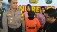 Misteri bayi dalam kardus yang dibuang di Desa Sambi Rejo, Kecamatan Pare, Kabupaten Kediri akhirnya terbongkar. (Dian Kurniawan/ Liputan6.com)