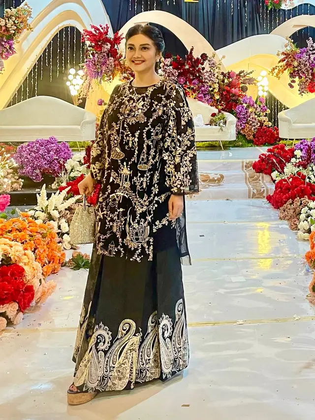 Inspirasi Gaya Bella Saphira saat Pakai Rok/Instagram @bellasaphiraofficial