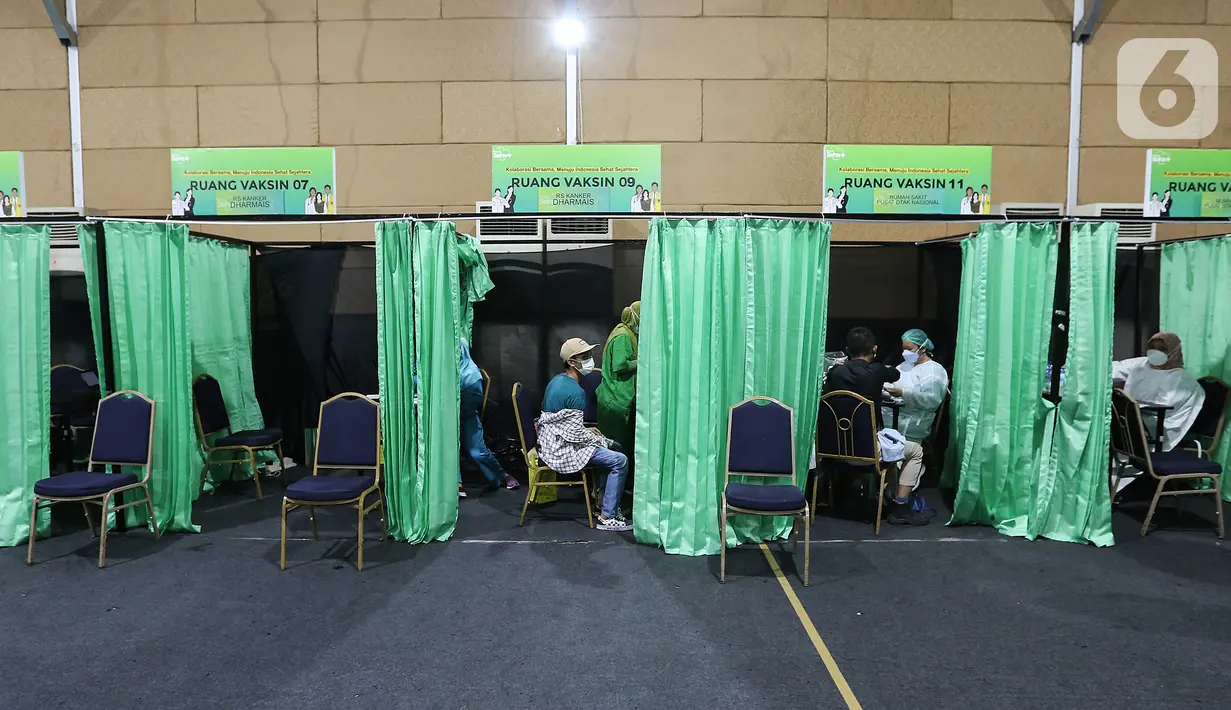 Deretan kamar dari 10 Rumah Sakit Vertikal Indonesia yang menyediakan vaksin Covid-19 di The Media Hotel and Towers, Jakarta, Selasa (24/08/2021). 10 Rumah Sakit diantaranya RSCM, RS Fatmawati, RSPI Sulianti Saroso, RSKO Jakarta, RS Persahabatan hingga RSK Dharmais. (Liputan6.com/Fery Pradolo)