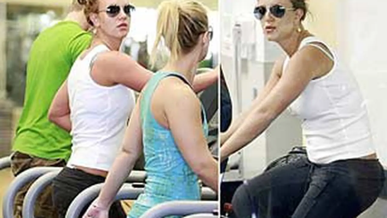 120529bbritney-olahraga.jpg