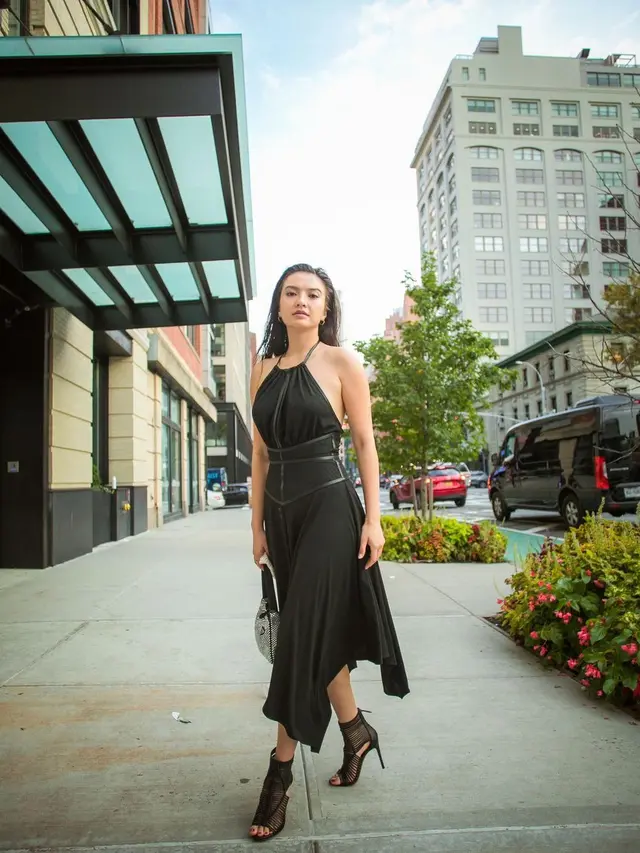 Gaya 10 Artis Tanah Air di New York Fashion Week, Memesona